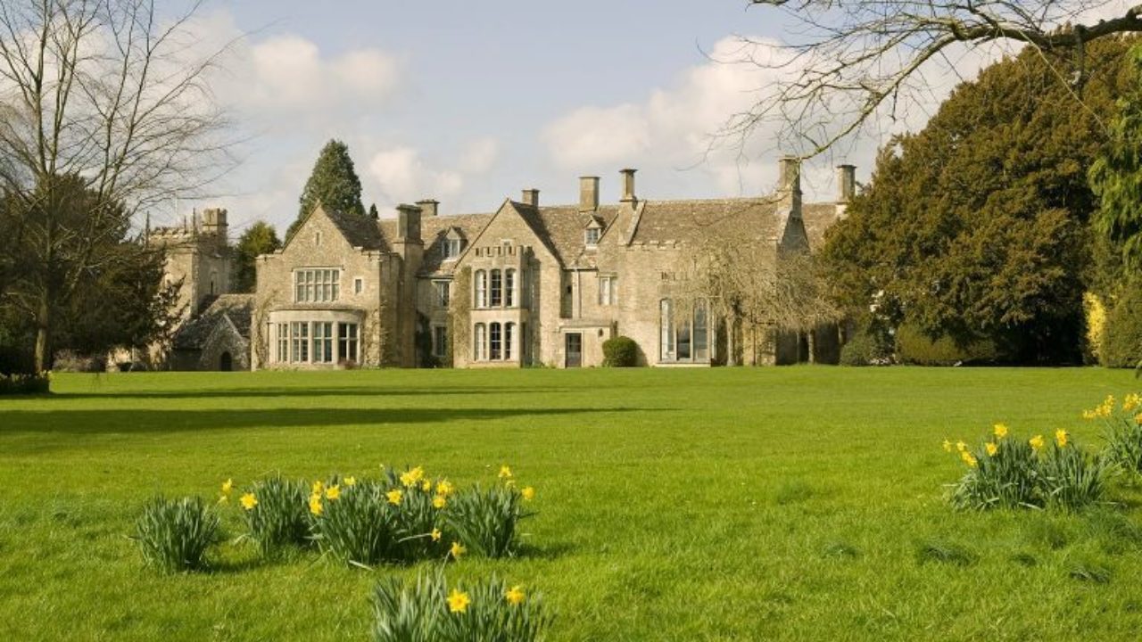 Chavenage House, an Elizabethan era Cotswold stone mansion in Gloucestershire, featured heavily in several episodes of Poirot (Series 1989 – 2013) Chavenage House, an Elizabethan era Cotswold stone mansion in Gloucestershire, featured heavily in several episodes of Poirot (Series 1989 – 2013)