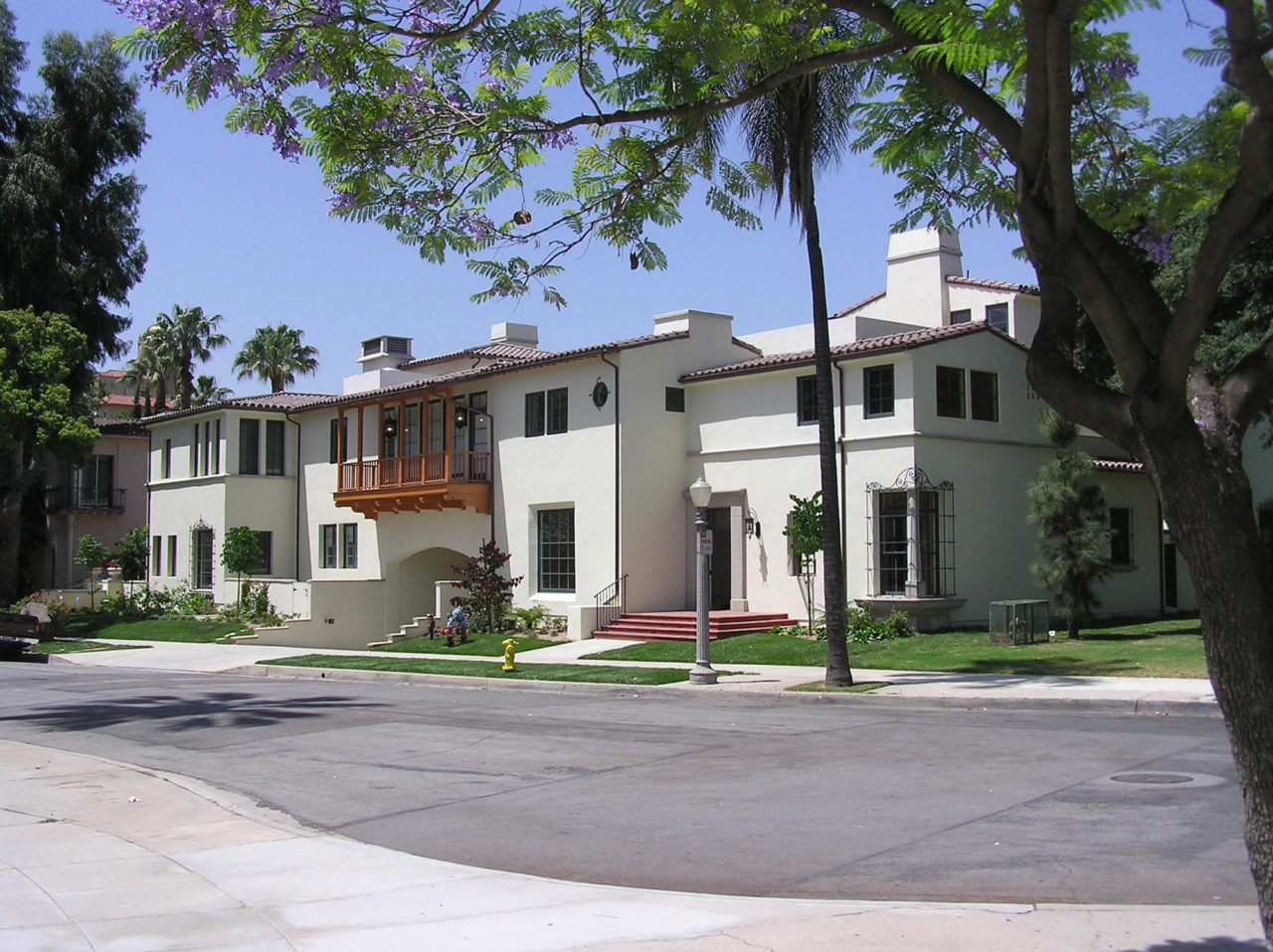 View of the Vista del Arroyo complex