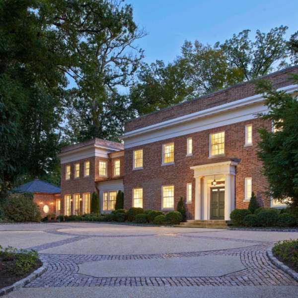 Formal Drive View Addition To A Pope House Barnze Vanze Architects Winner 2017 John Russell Pope Award Renovation Addition Greater Than 5000Sf