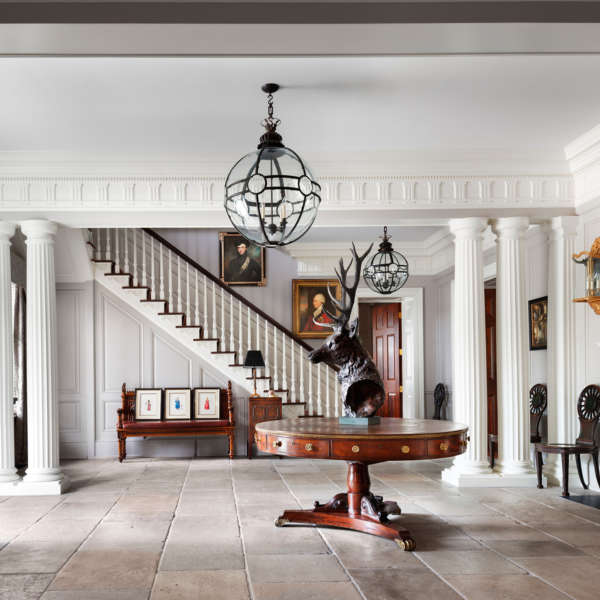 V2 De Biasi Filkoff Hudson Valley Estate Entrance Hall Credit Durston Saylor