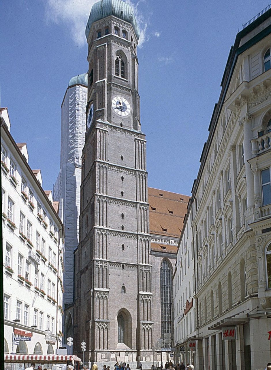 Figure 1: Frauenkirche, Munich, German (Loth)