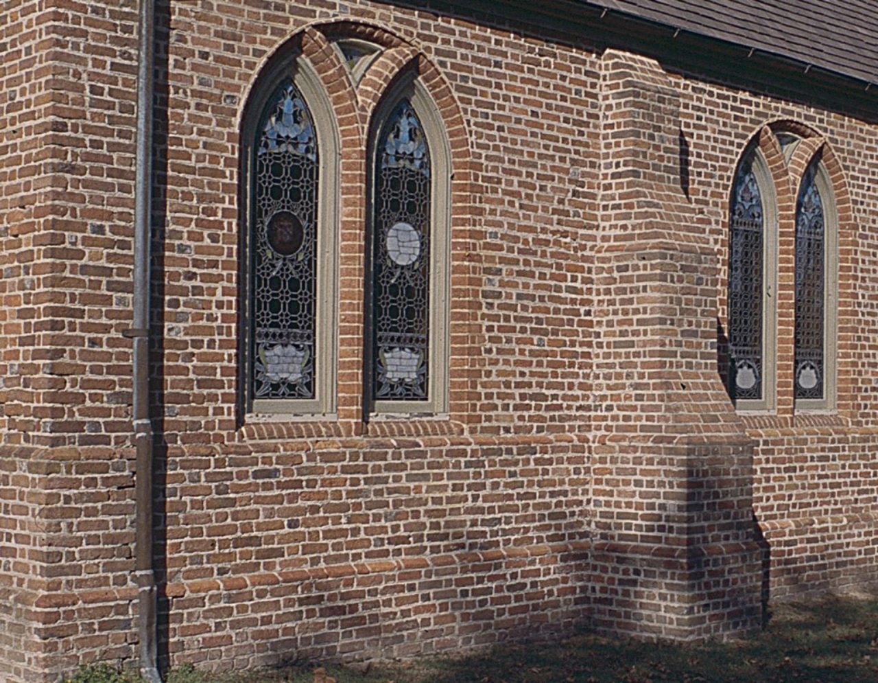 Figure 5: St. Luke’s Church, south wall (Loth)