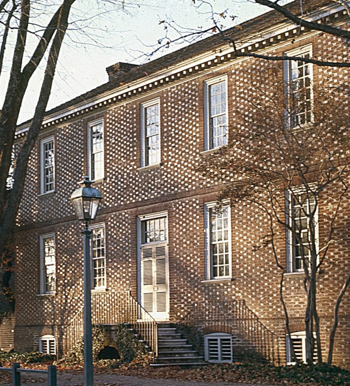 Figure7: Ludwell-Paradise House, Williamsburg, Virginia (Loth)