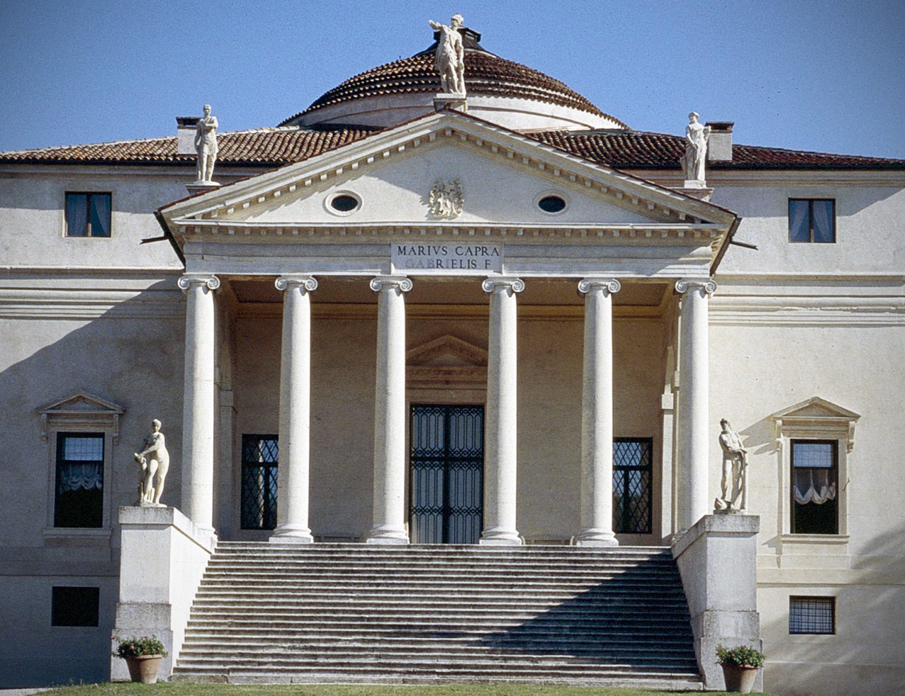 Figure 6. Villa Rotondo, Vicenza, Italy (Loth)