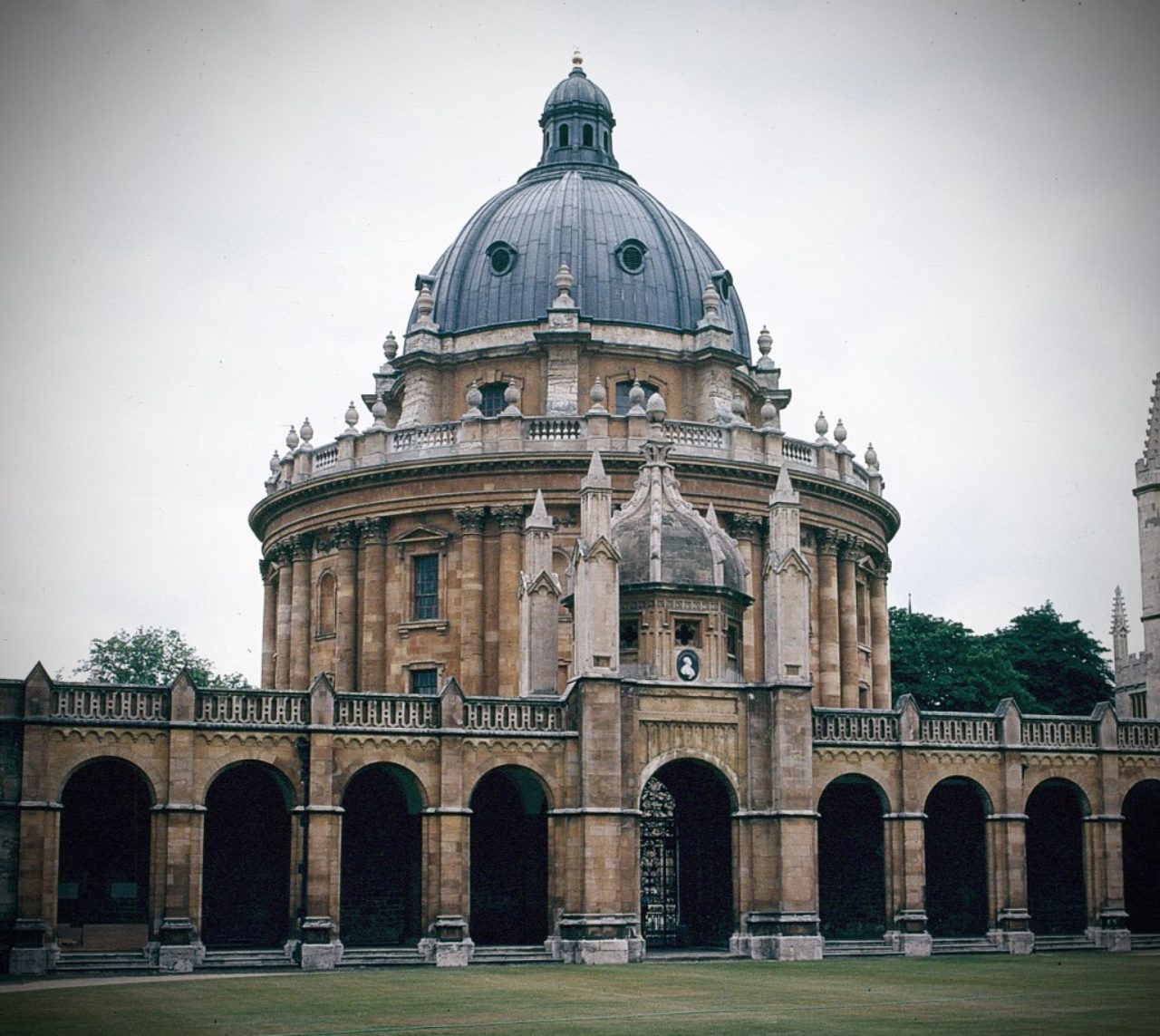 Figure 5. Radcliffe Library, Oxford University (Loth)