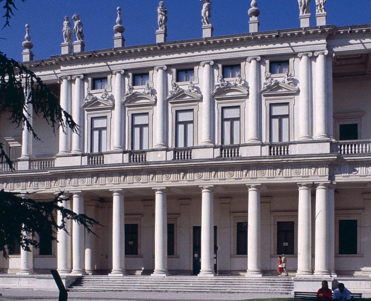 Figure 4. Palazzo Chiericati, Vicenza, Italy (Loth)