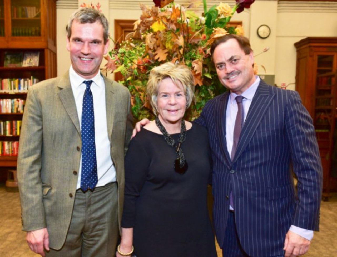 Ben Pentreath with Bunny Williams and ICAA President Peter Lyden (Image Source: Sean Zanni/PMC)